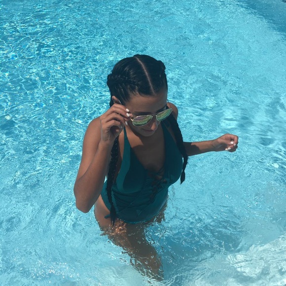 AERIE ONE PIECE - Picture 2 of 3